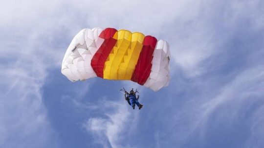 Pourquoi choisir Dreux pour votre premier saut en parachute &nbsp;?