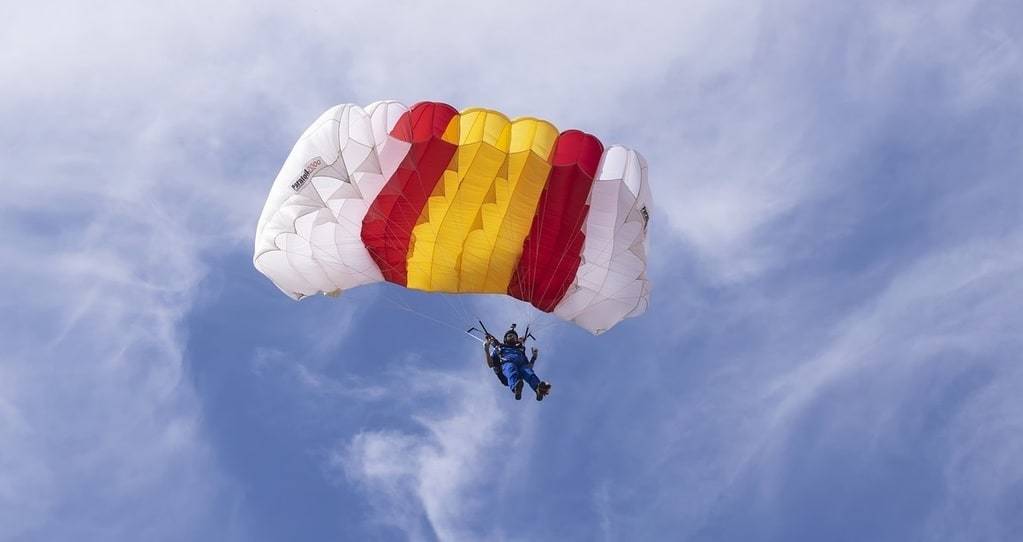 Pourquoi choisir Dreux pour votre premier saut en parachute &nbsp;?